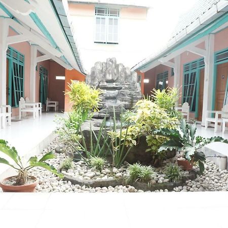 Ismoyo Hotel Yogyakarta Extérieur photo